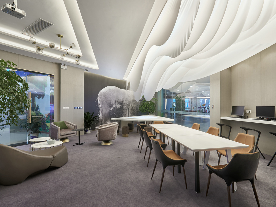 空间叙事大师课：合肥半山装饰打造风格化办公场域实践录(图2)