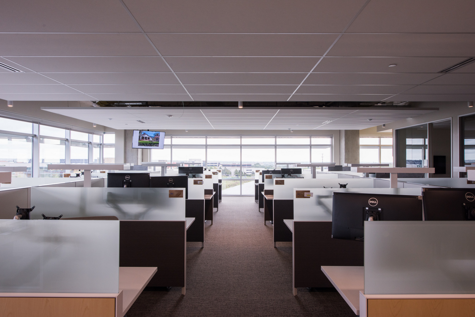 合肥2000平方现代简约办公室装修案例分析(图1)