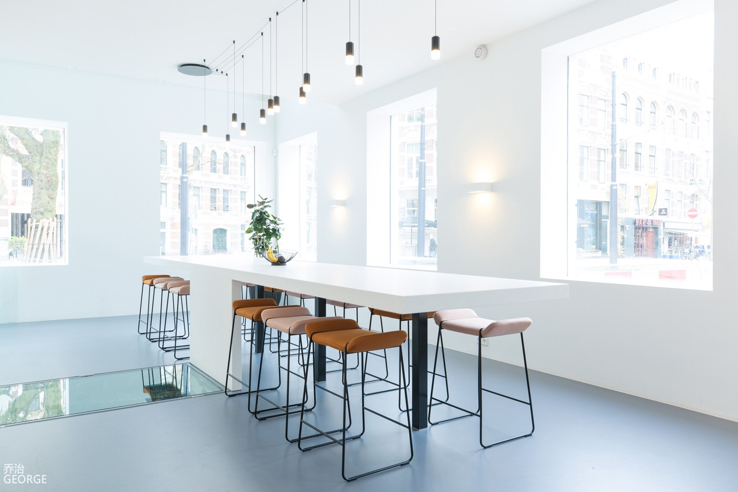 马鞍山市1500平方浅色系简约办公室装修设计案例(图2)