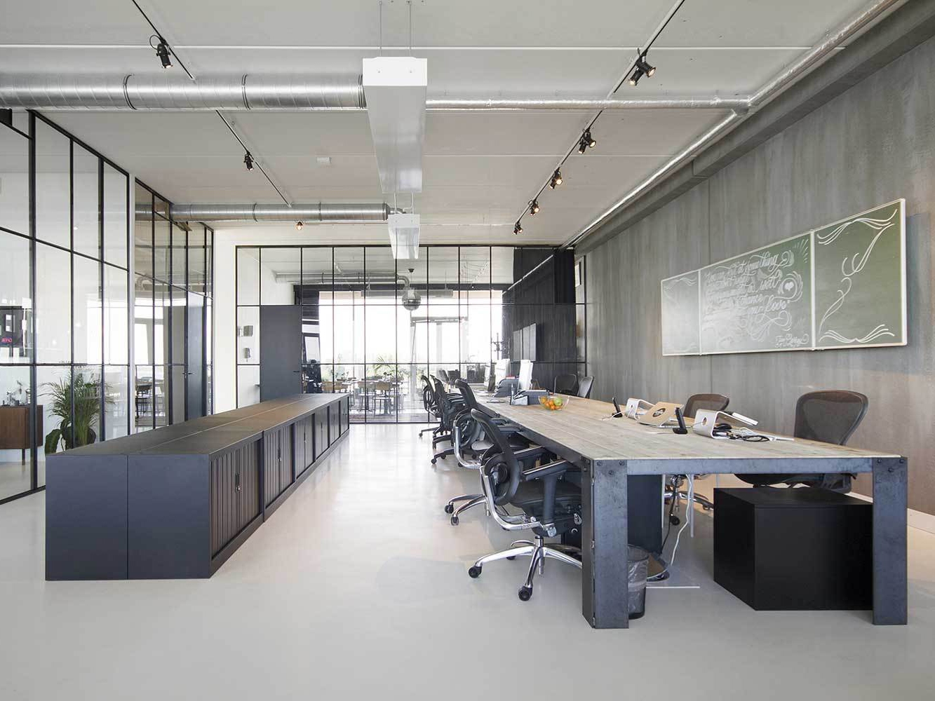 政务区现代工业风 LOFT 办公室装修设计(图2) 政务区现代工业风 LOFT 办公室装修设计项目(图2)